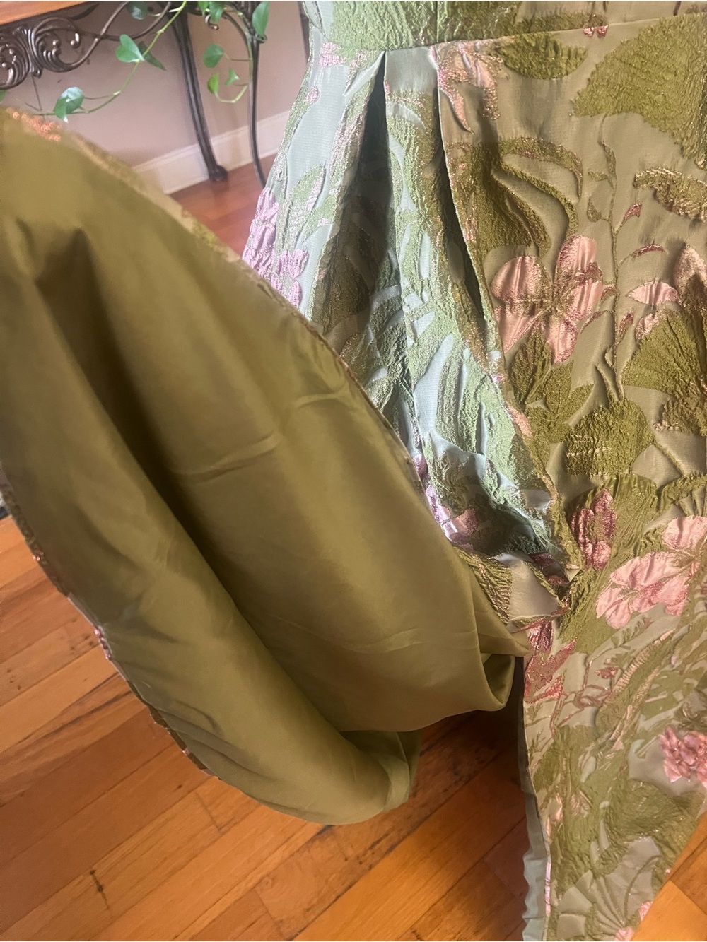 Clover Green Floral Satin Maxi Dress - Picture 9 of 15